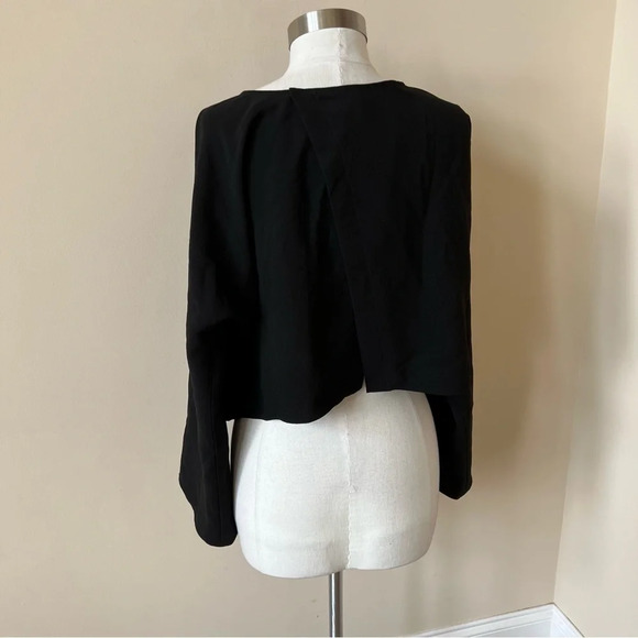 Veda crossback long sleeve structured top in solid black 5983 - Picture 4 of 6